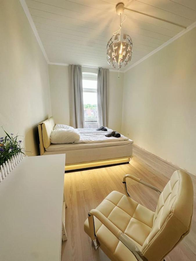 2 Schlafzimmer Waschenspuelmaschine Duisburg Ngoại thất bức ảnh